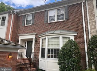 25 Maplewood Park Ct, Bethesda, MD 20814
