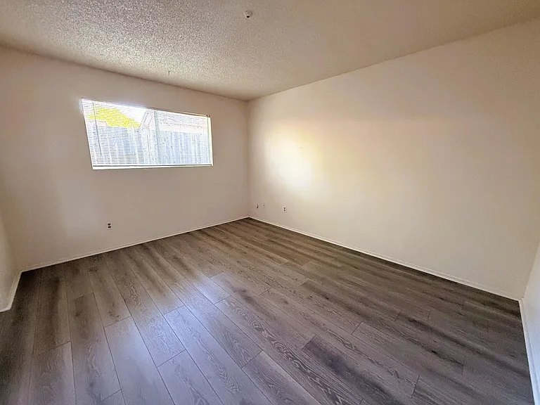 120-140 Buena Vida Ct — Photo 5