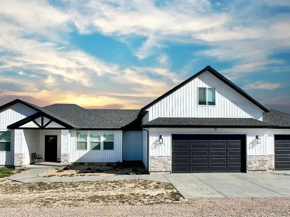 117 Lawndale Dr, Spring Creek, NV 89815