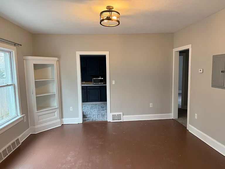 1618 Parkwood Rd #1 — Photo 3