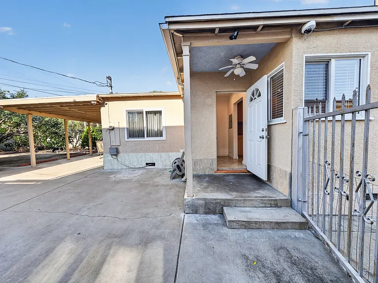 11407 Delano St — Photo 35