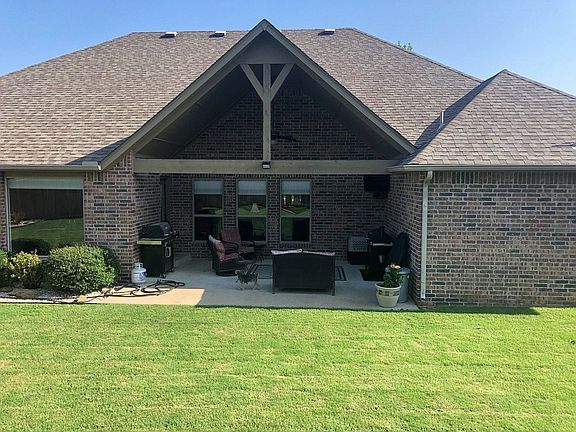 Covered Back Patio/TV hookup