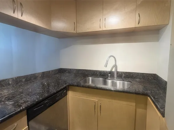 876 Curtis St APT 2107, Honolulu, HI 96813