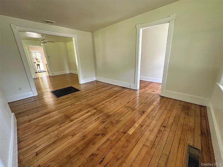 82 State St — Photo 5