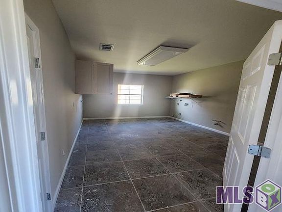 5th image of 405 W Jolliet Ct
