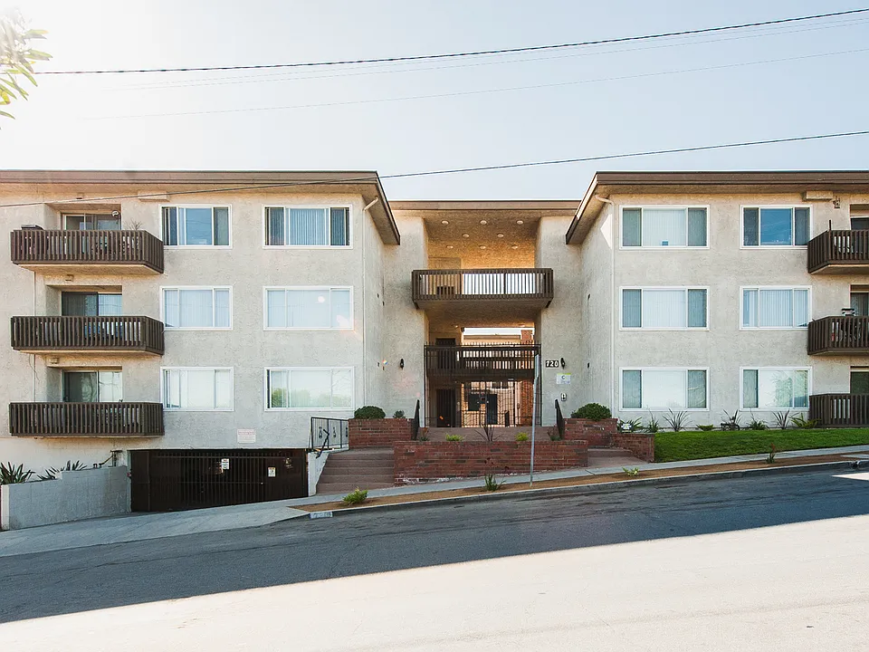 720 W Imperial Ave