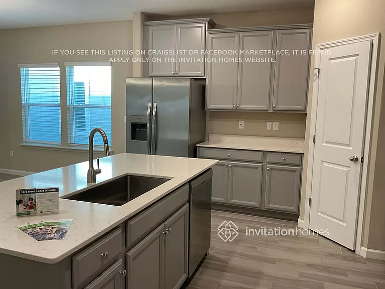 6364 Starlight Dr — Photo 10