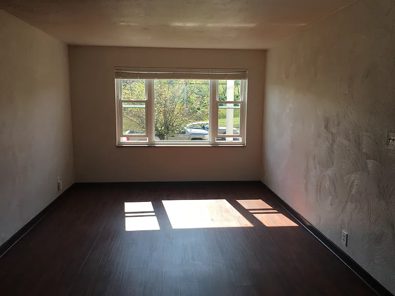 College View Apartments — Photo 9