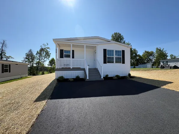 526 Barrington Rd, Macungie, PA 18062