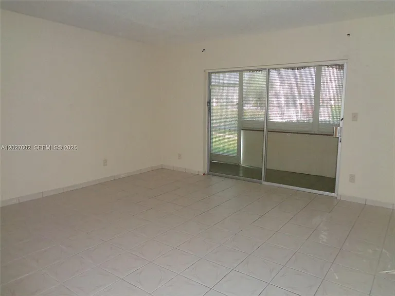 450 Golden Isles Dr #1H — Photo 13