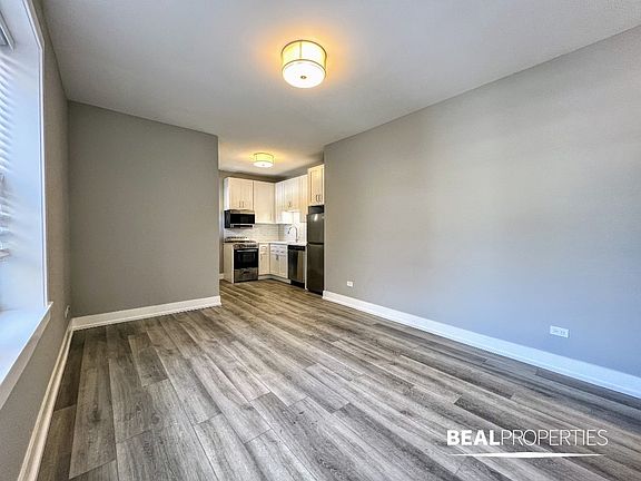 4th image of 3933 N Janssen Ave #S3