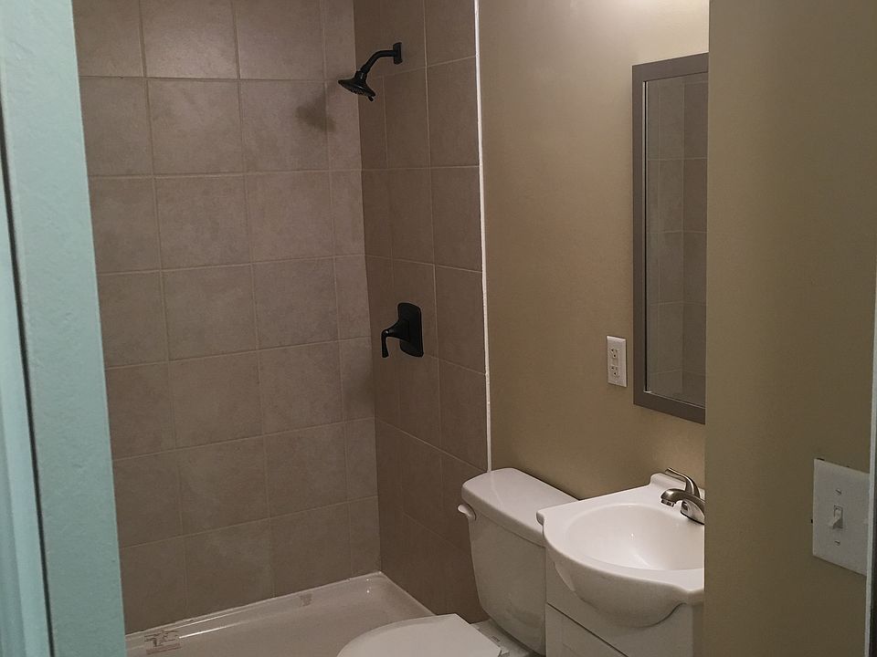 1st image of 869 Savannah Dr