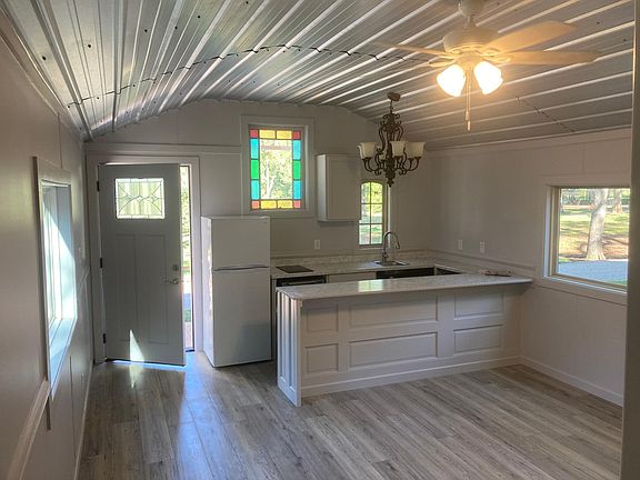 4th image of 131 Oliver Ln