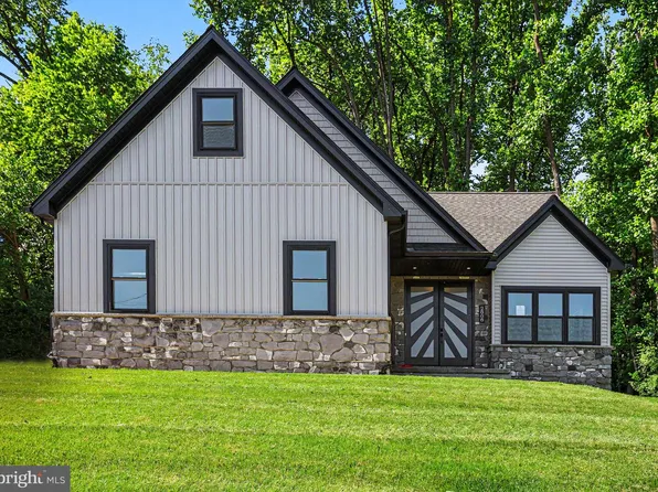 2808 Spring Valley Rd, Lancaster, PA 17601