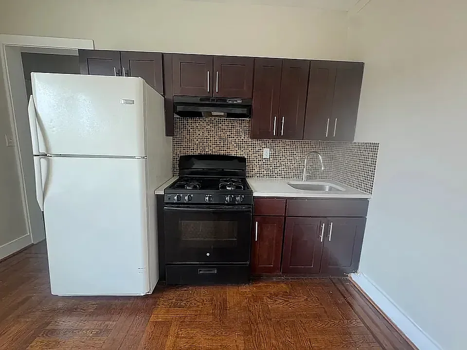 901 Bergen St, — Photo 2