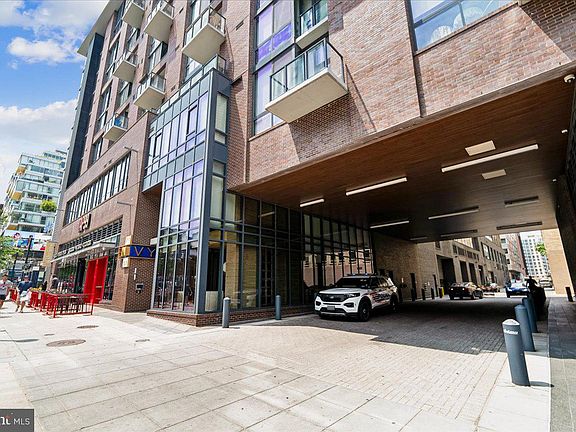 3rd image of 70 N St SE #N603