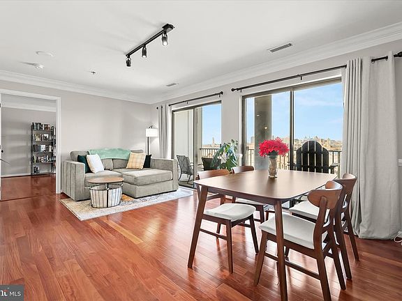 5th image of 2702 Lighthouse Point E Unit 516