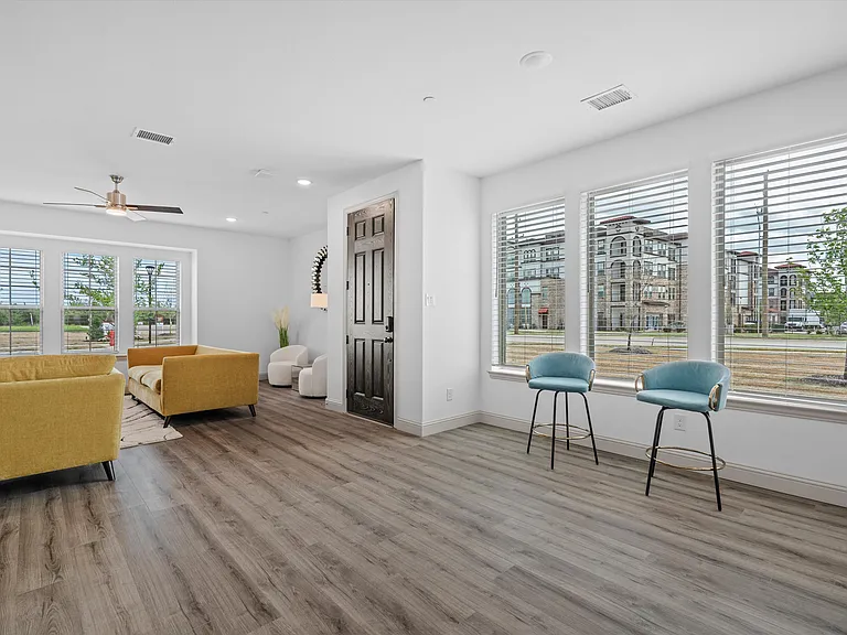 7053 Cedar Creek Dr — Photo 11