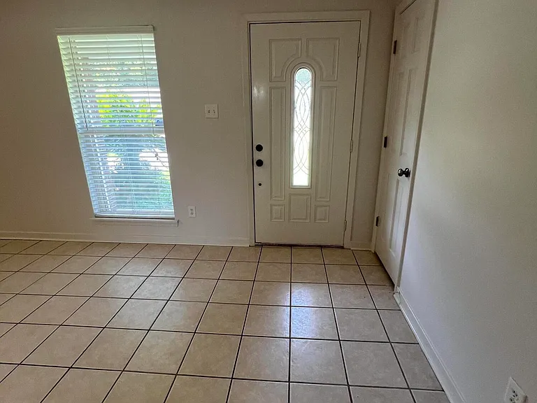 2819 Lawnwood Dr — Photo 15