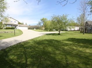 1300 Muller Rd, Marshall, WI 53559