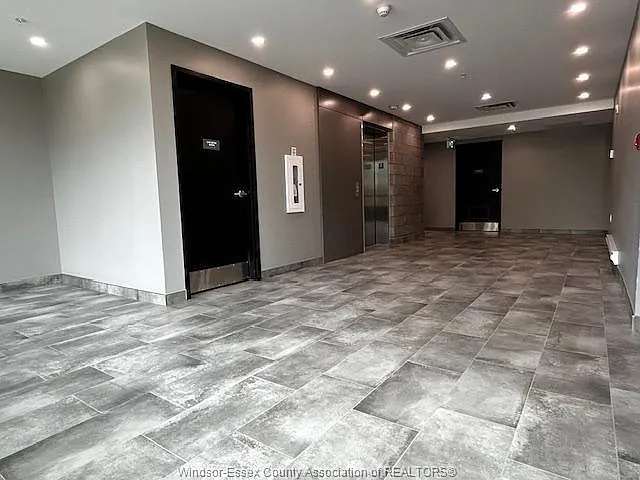 140 Main St E #203 — Photo 12