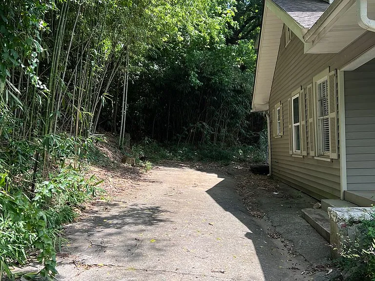 3 Bedroom / 2 Bathroom House in Glen Iris — Photo 11