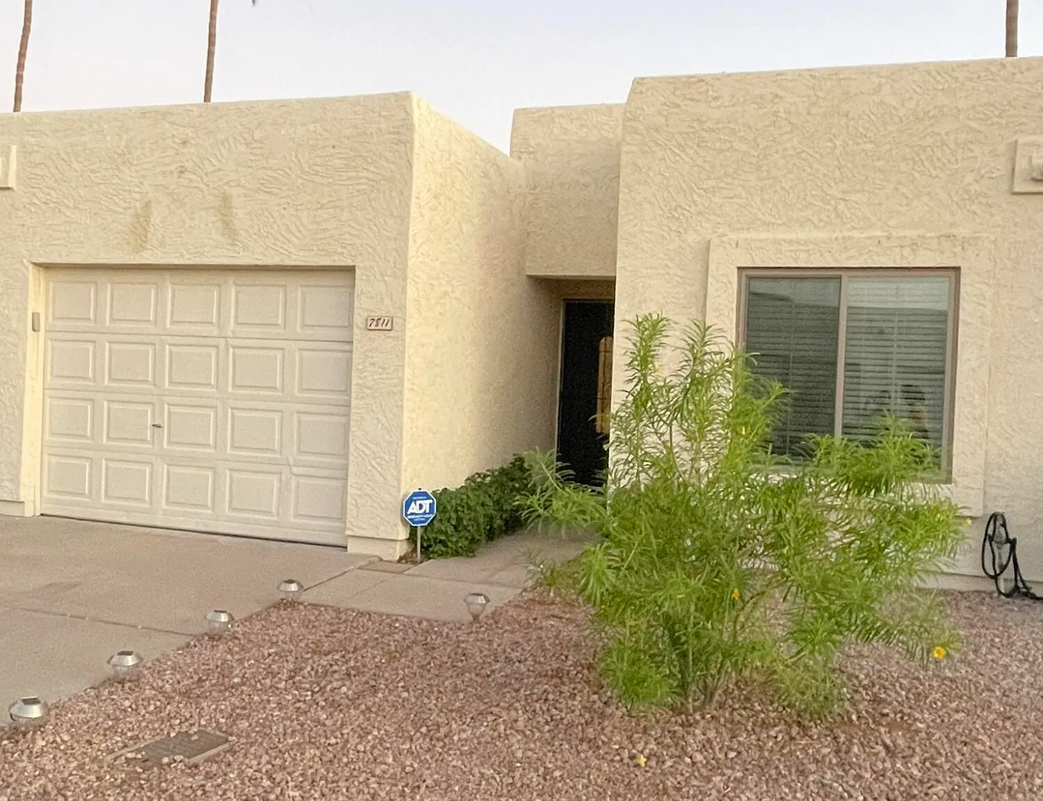 2 bed, 1.5 bath, 916 sqft, $2,100 — Photo 2