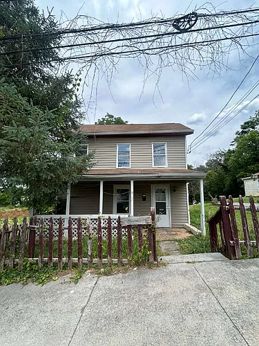 472 Hill St Photo 1
