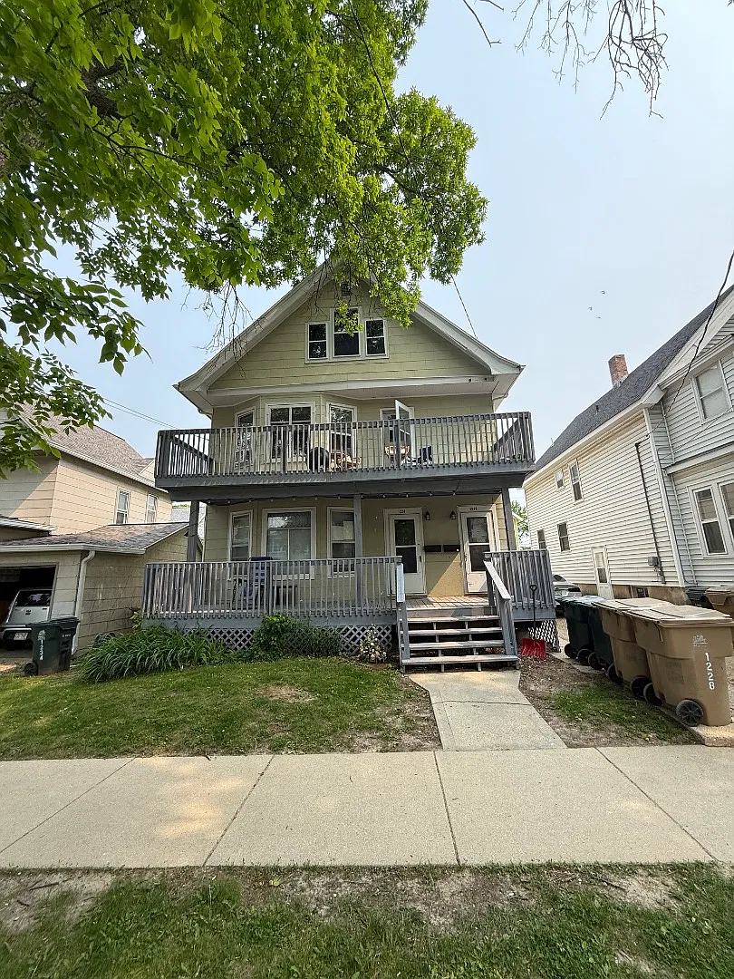 1228 Mound St - Unit 1 — Photo 1
