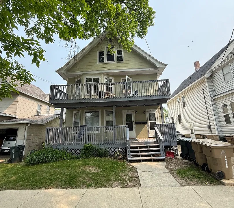 1226 Mound St #1