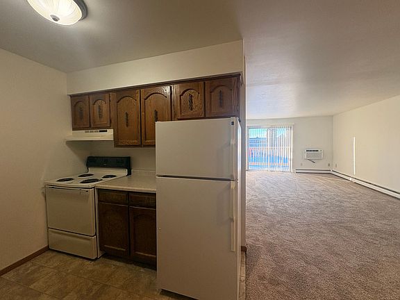 5th image of 2320 Woodrow Ct #8