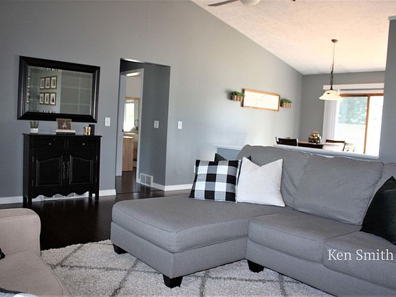 3rd image of 1526 Craig Way