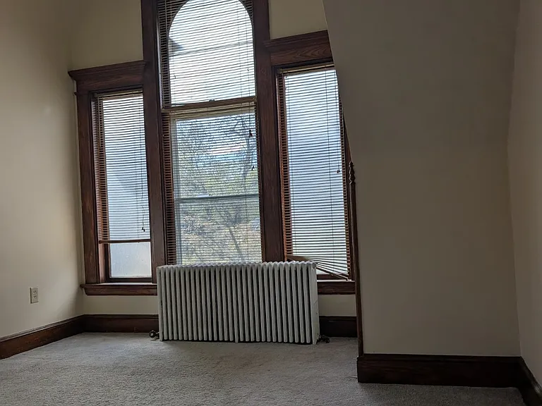 537 Whitney Ave #3 — Photo 1