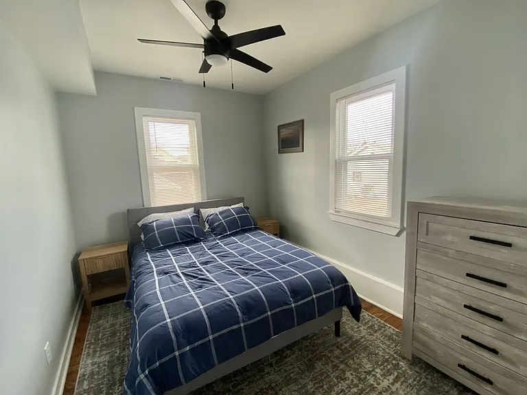 4110 Sheffield Ave — Photo 3