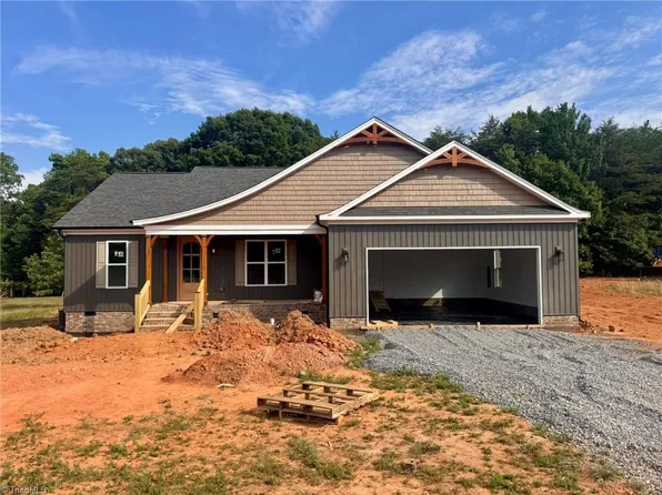 266 Mount Zion Church Rd, Stokesdale, NC 27357