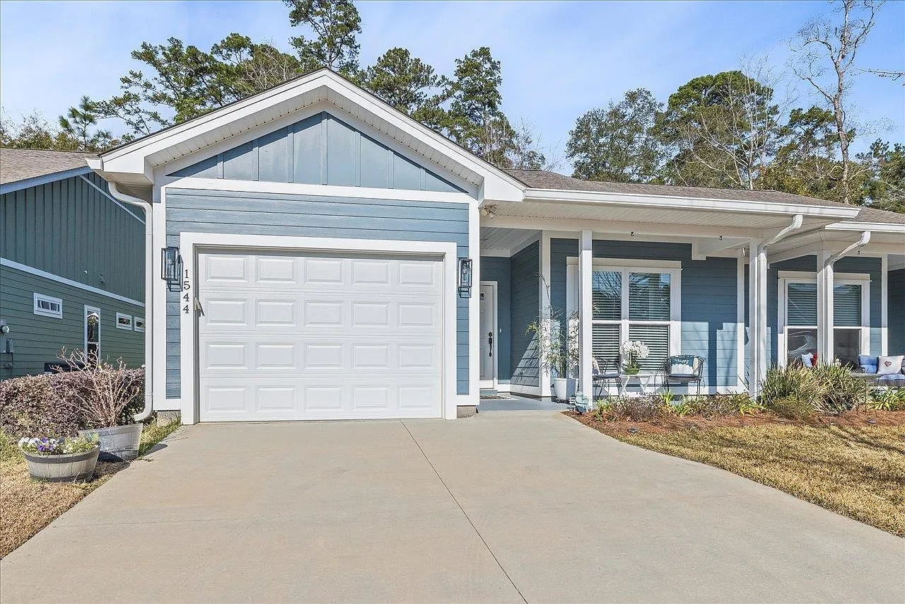 2 bed, 2.0 bath, 1768 sqft, $2,350 — Photo 2