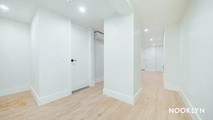 Rented by Nooklyn NYC LLC | media 25