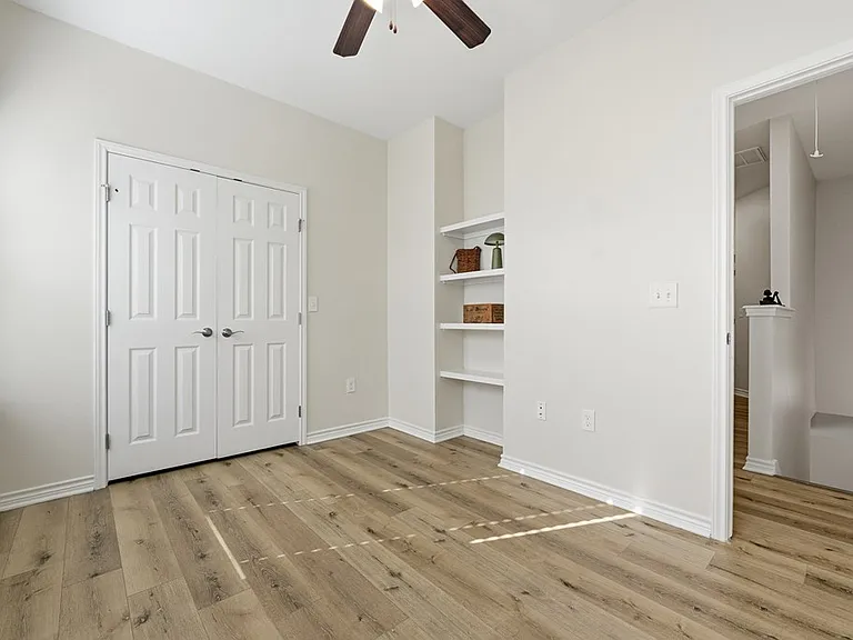 124 Lavaca Cir — Photo 20