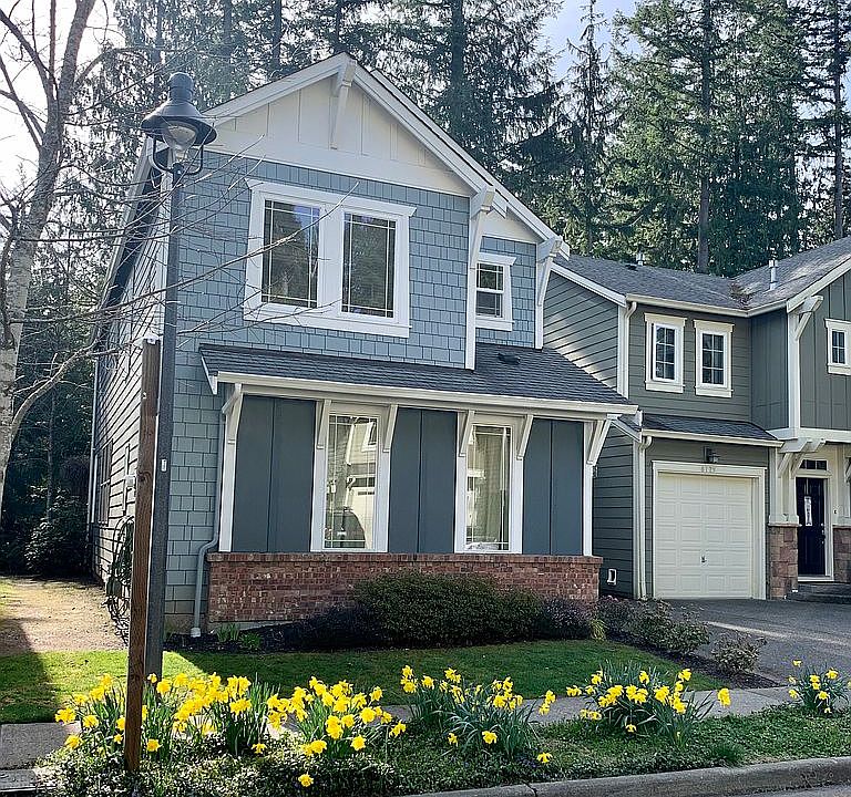 2nd image of 8721 233rd Pl NE