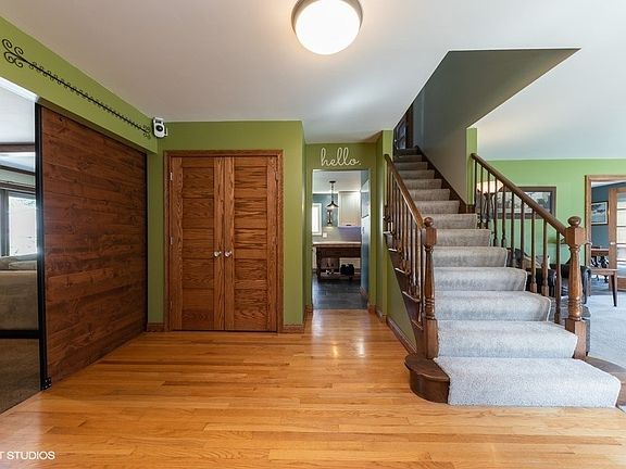 4th image of 1532 S Surrey Ln