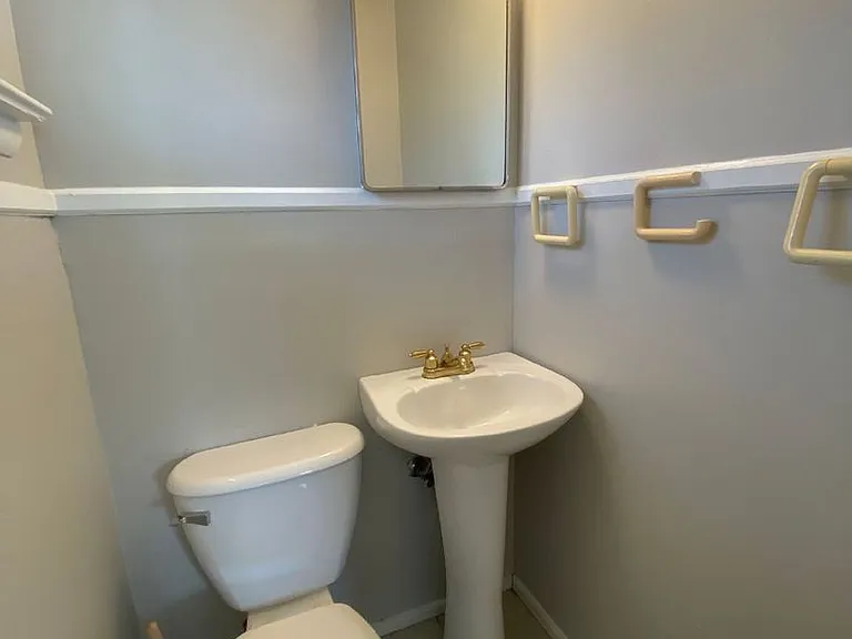 168 Reynolds Dr — Photo 7