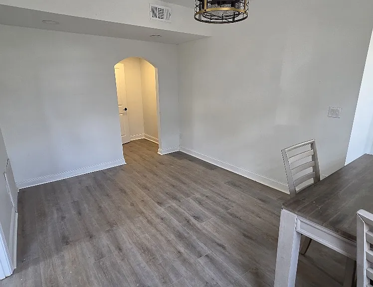 B Unit Living Rm