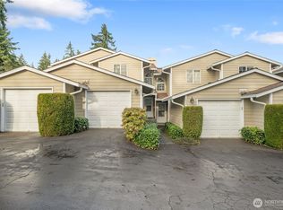 1051 Madison Ave N, Bainbridge Island, WA 98110