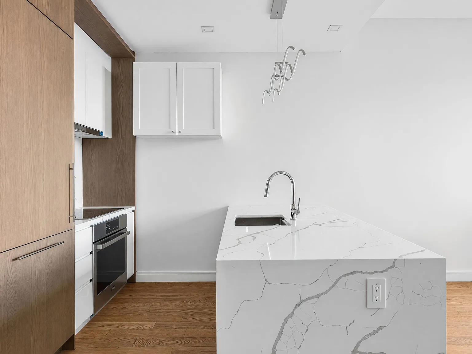 45-30 Pearson Street — Photo 4