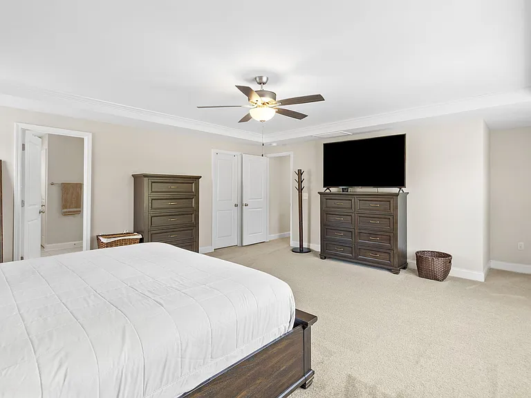 60 Melvill Ln — Photo 21