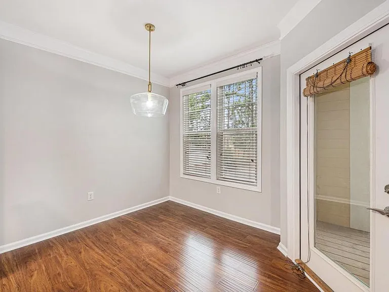 2125 Chatelain Way — Photo 16