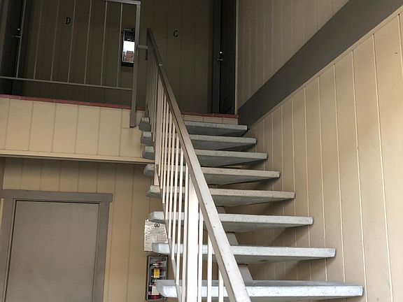 5th image of 551 Columbia Ave APT C