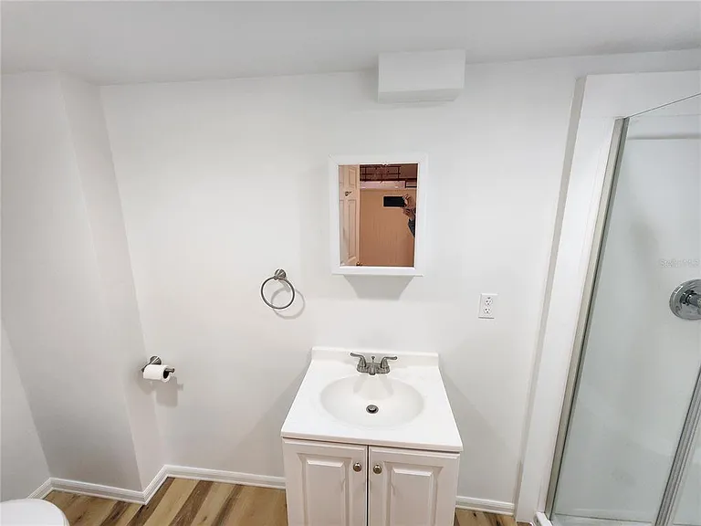 120 SE 7th St #5 — Photo 15
