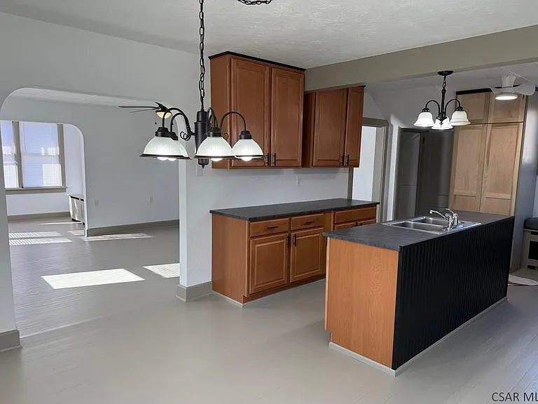 1727R Scalp Ave — Photo 9