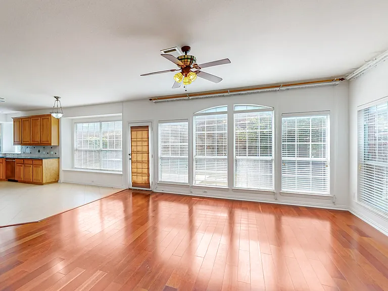 8609A Rugby Dr — Photo 10